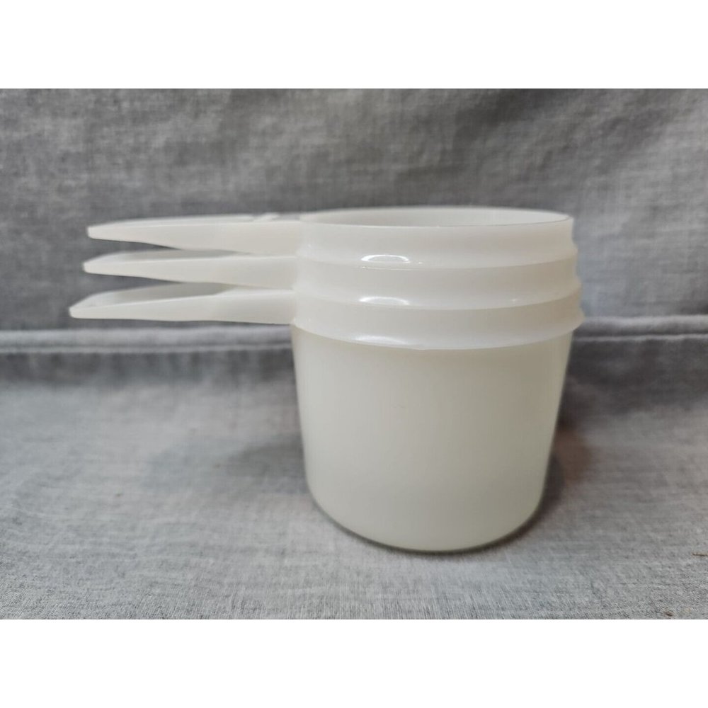Vintage Tupperware Nesting Measuring Cups, White, 761/762/763